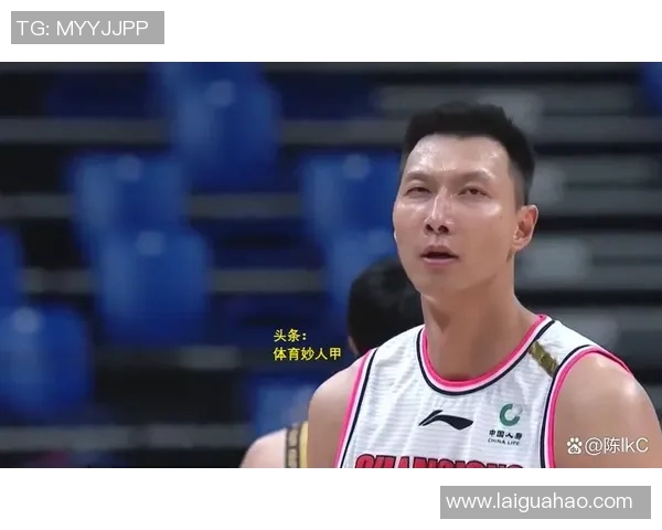 易建联：从篮球场上的传奇到生活中的榜样，探寻他的成长与坚持之路