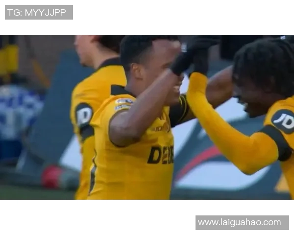 切尔西队与狼队激战正酣谁能在英超赛场上笑到最后